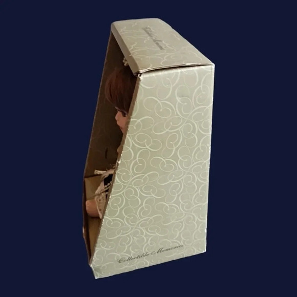 Collectible memories porcelain doll - Picture 3 of 5